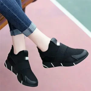 Doiljoi Women Fashion Slip On Round-Toe Shoes