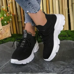 Doiljoi Women Fashionable Casual Solid Color Lace-Up Sneakers