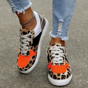 Doiljoi Fashionable Round Toe Lace-Up Sneakers